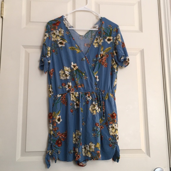 Xhilaration Pants - Blue Floral Romper